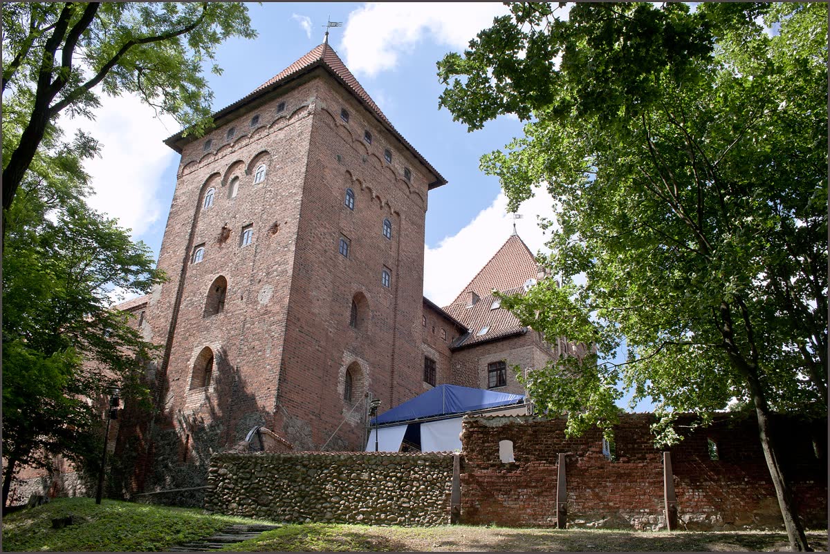 Zamek krzyżacki w Nidzicy, największa warownia na Mazurach